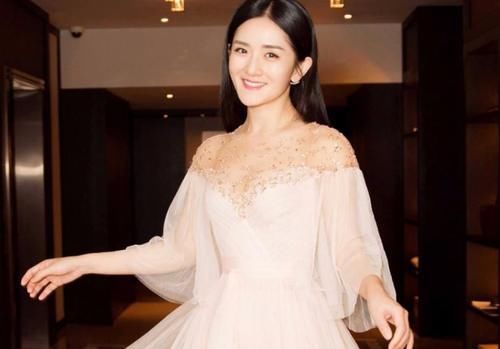 谢娜缺席芒果台三台购物晚会,改认证被疑退出快乐家族,说中了?