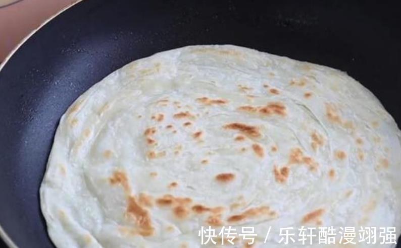 手抓饼|正宗手抓饼做法,外酥里软层次多,香气十足,早餐必备