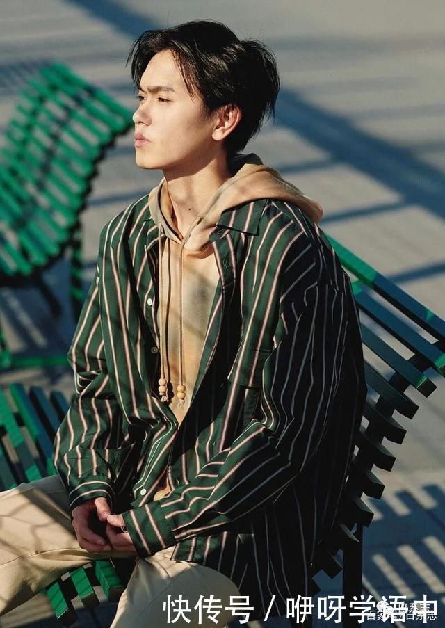 卫衣的8种叠穿法，都是今年秋冬流行的