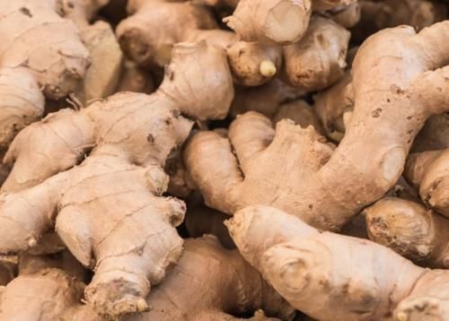 身体|男人经常吃生姜,身体会收获4个好处,吃生姜还需注意2点