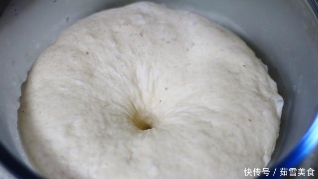 一碗面粉，一碗豆沙，做少油少糖的发面饼，老人孩子放心吃