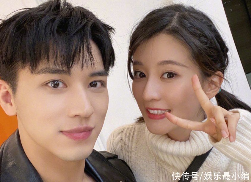 路透|喬欣許魏洲上戀綜被拍，帥哥美女約會(huì)好浪漫，桌上的白酒卻搶鏡了