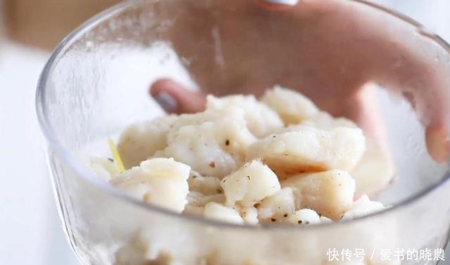 西红柿|西红柿别炒鸡蛋了!这样做营养高,鲜嫩爽滑,孩子每次都吃光盘