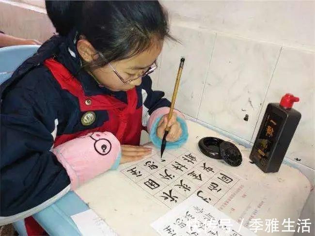 作业|小学生作业字迹堪比“印刷体”,网友:再给我30年,我也练不出来