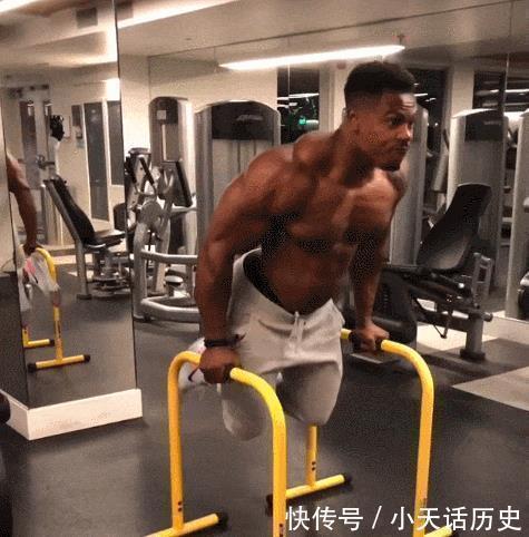 p身高185厘米健身男神, 一身炸裂式肌肉, 绰号肌肉熊猫!