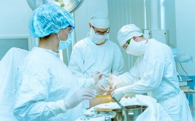 产房|产房趣事产妇害羞拒绝医生刮毛,医生冷面一句话令场面更加尴尬