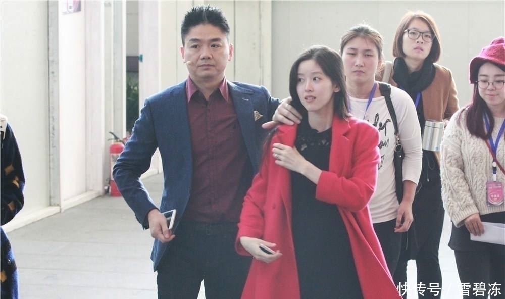 中国人民大学|刘强东的心酸照片被扒出,若有所思的表情,现在已拥有几百亿资产