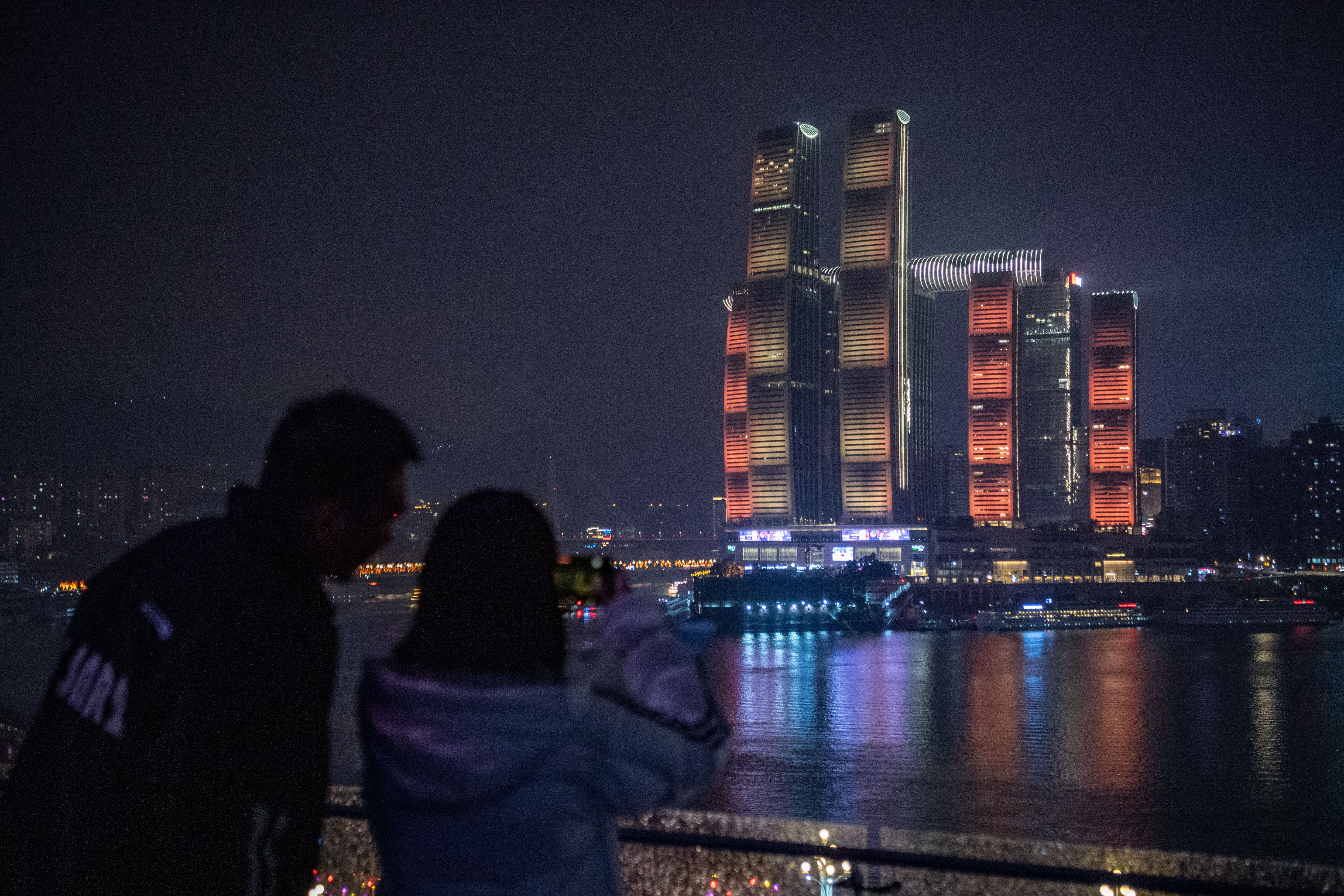 弹子石老街|山城夜景激活虎年春节消费活力