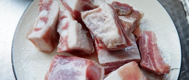  家常版糖醋排骨，这样做出来，大人小孩都喜欢吃