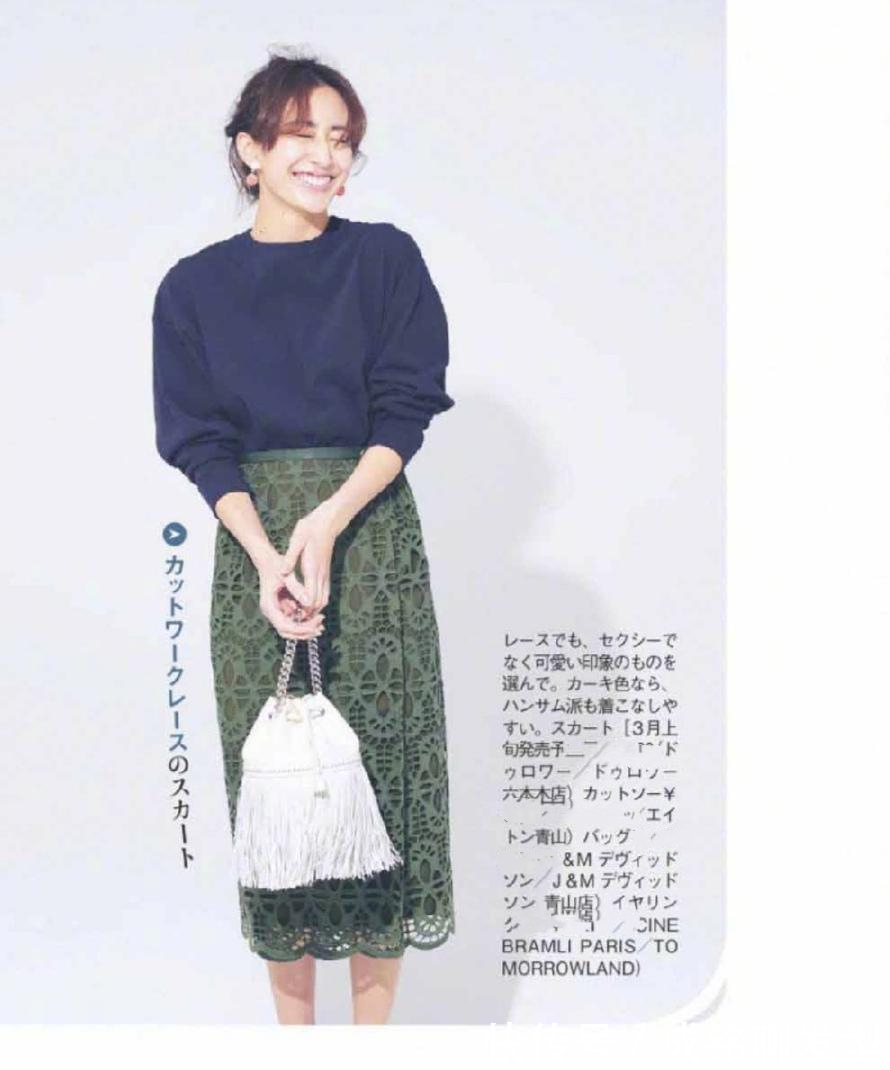 穿搭|腿粗的中年女性少穿短裤,试试显瘦又减龄的半身裙,优雅又显身材