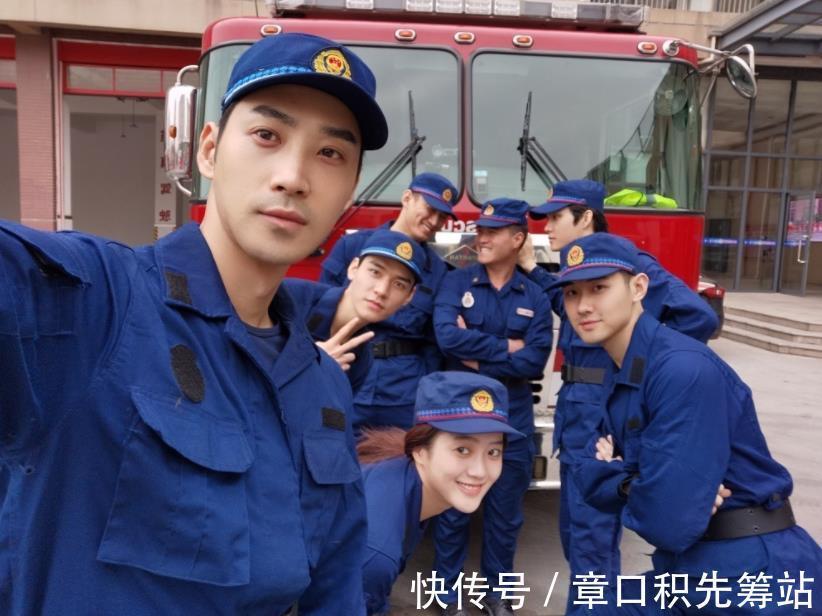 你好，火焰藍|因《聲入人心》成名，第一部戲和龔俊合作，他還參演了楊紫新劇