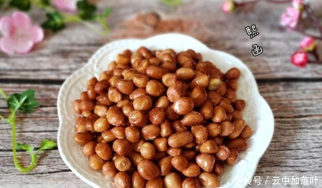 炸花生米,不能急,“牢记1步多加2物”,放7天也不回潮
