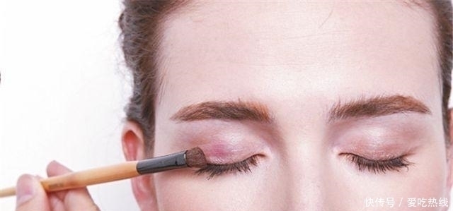 痘痘|女人化妆到底有多重要看完5张化妆前后对比图,醒悟了