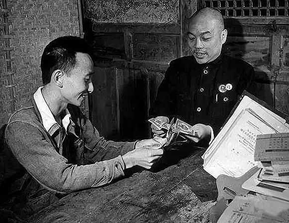 后去|1957年，老人在信用社入股6元，63年后去银行可以换多少？