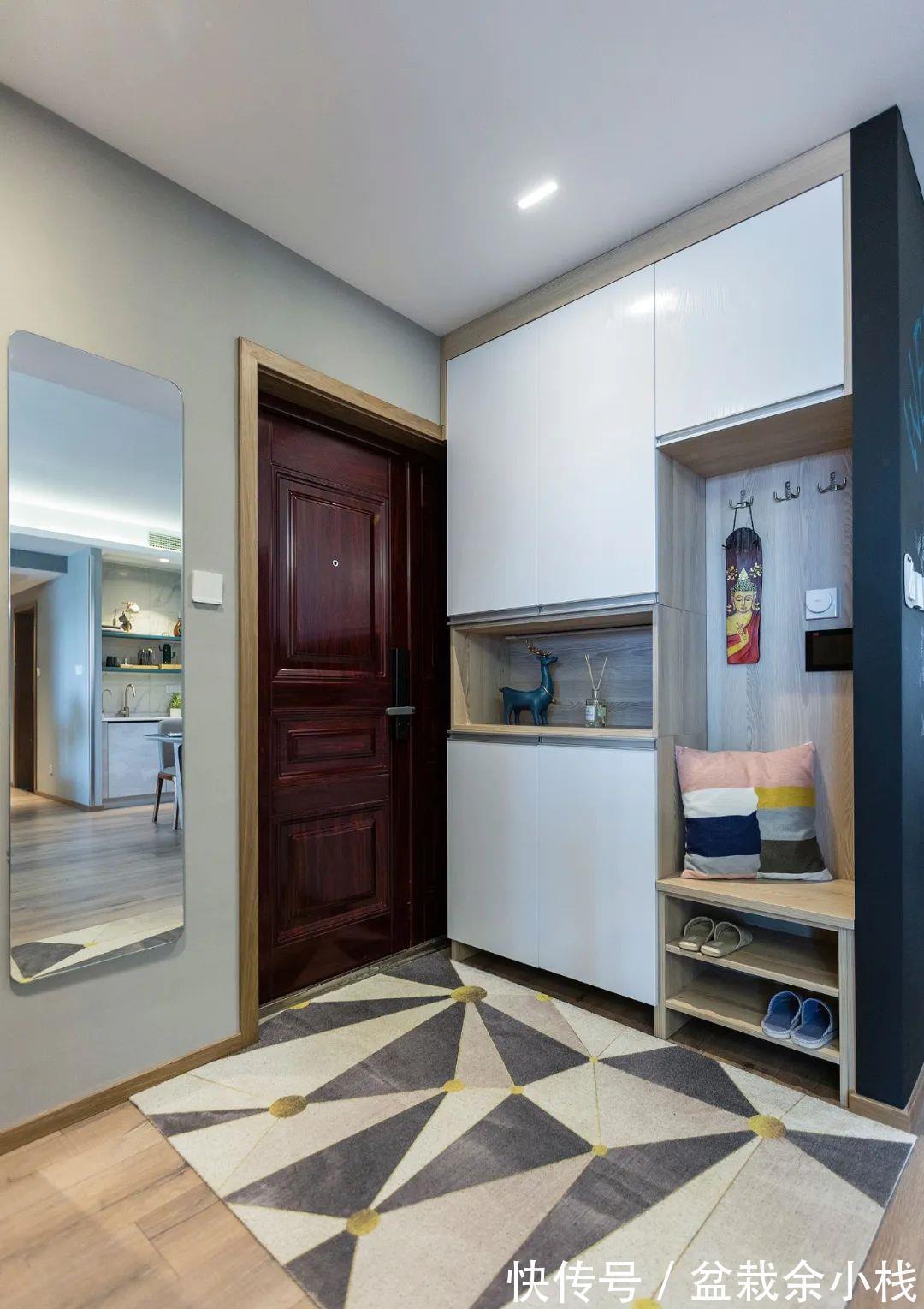 嵌入式|房子户型小没有玄关?鞋柜摆放在哪里?或许这些方法能帮到你!