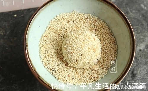 芝麻|这早餐我家隔三差五就吃，不用烤箱，不用1滴水，比包子馒头好吃