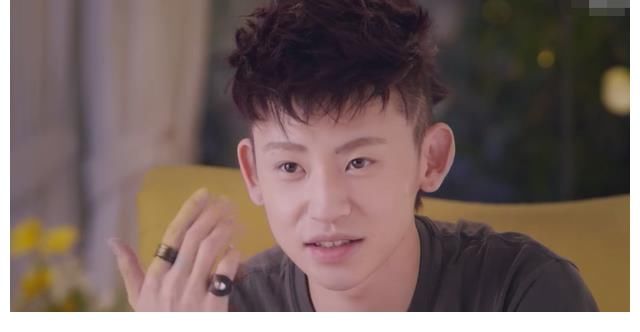 許魏洲|《戀戀劇中人》認(rèn)真你就輸了，小鬼弄哭吳宣儀，吐槽背后都是套路