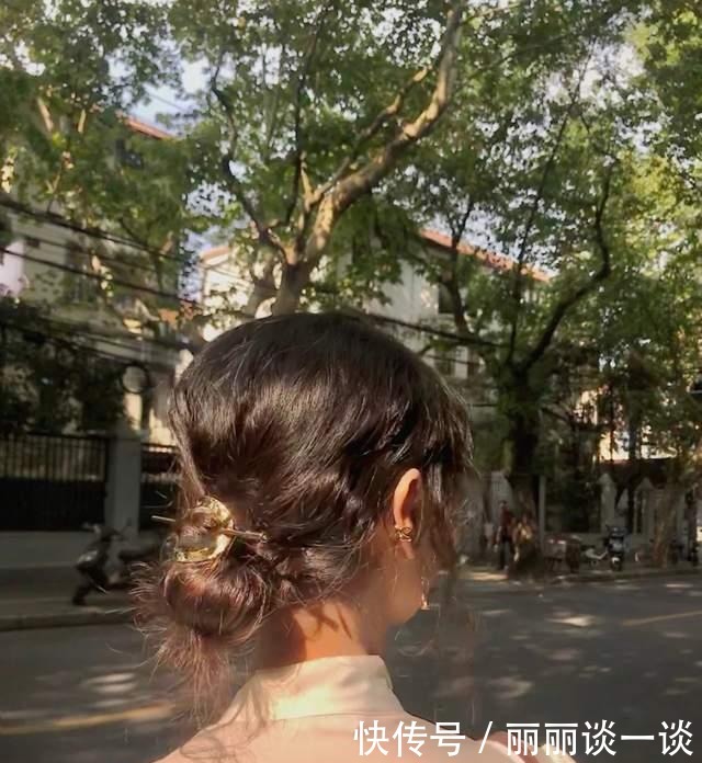 干练|过年头发不知道怎么扎这4款清爽又干练,简单好上手