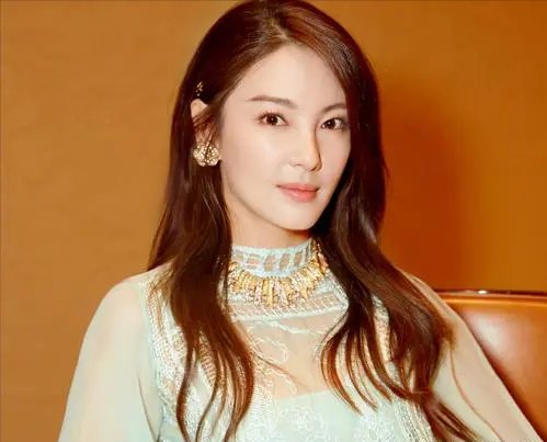 “人設(shè)過頭”張雨綺：帶薪翹班還說演員高危，上綜藝抱團(tuán)孤立素人