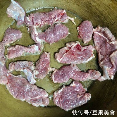 滋味|#不容错过的鲜美滋味#快速出菜轻食拌牛肉附上开放式调味建议
