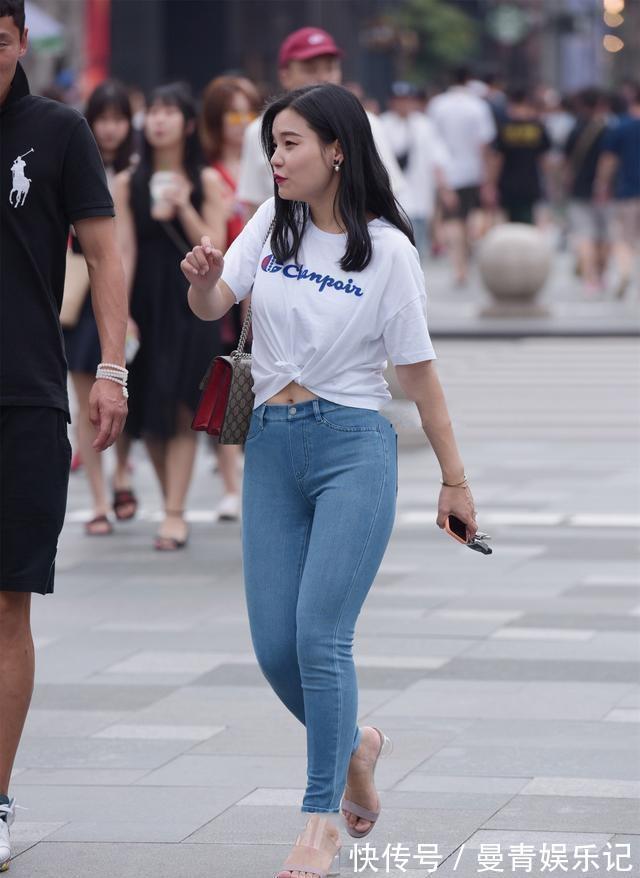 肩部|舒适自在的瑜伽裤穿搭显得有品位，穿着舒适个性，安静温柔