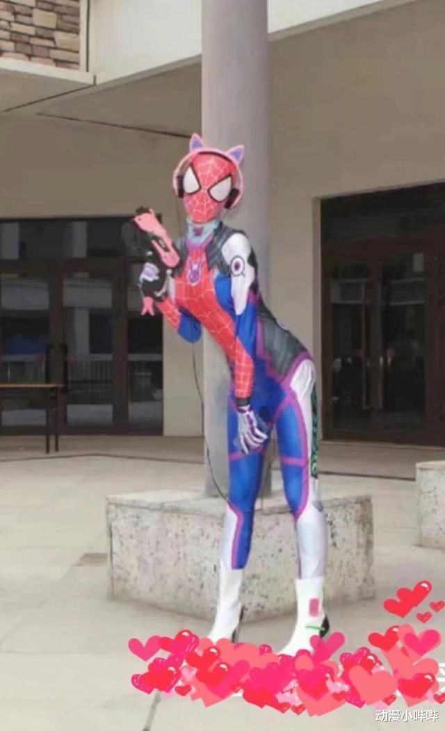 COSPL漫展的奇葩COSPLAY合集:坂本大佬一枝独秀,老干妈COS“有内味”