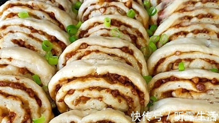 家常|入秋后我家常吃这种面食，咸香松软，营养好吃，我家2天做一锅