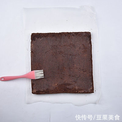 #健康甜蜜烘焙料理# 树桩蛋糕