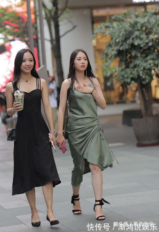 高雅|与闺蜜逛街怎么站C位美女穿“连衣裙”秀身材，时尚又优雅