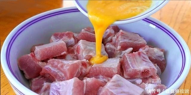 吃了30年排骨，这个做法最香了，不用炒不用煮，上桌骨头都啃了