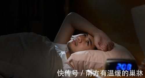 睡眠质量|经常失眠，半夜睡不着觉做到这4点，喊都喊不醒，比猪能睡