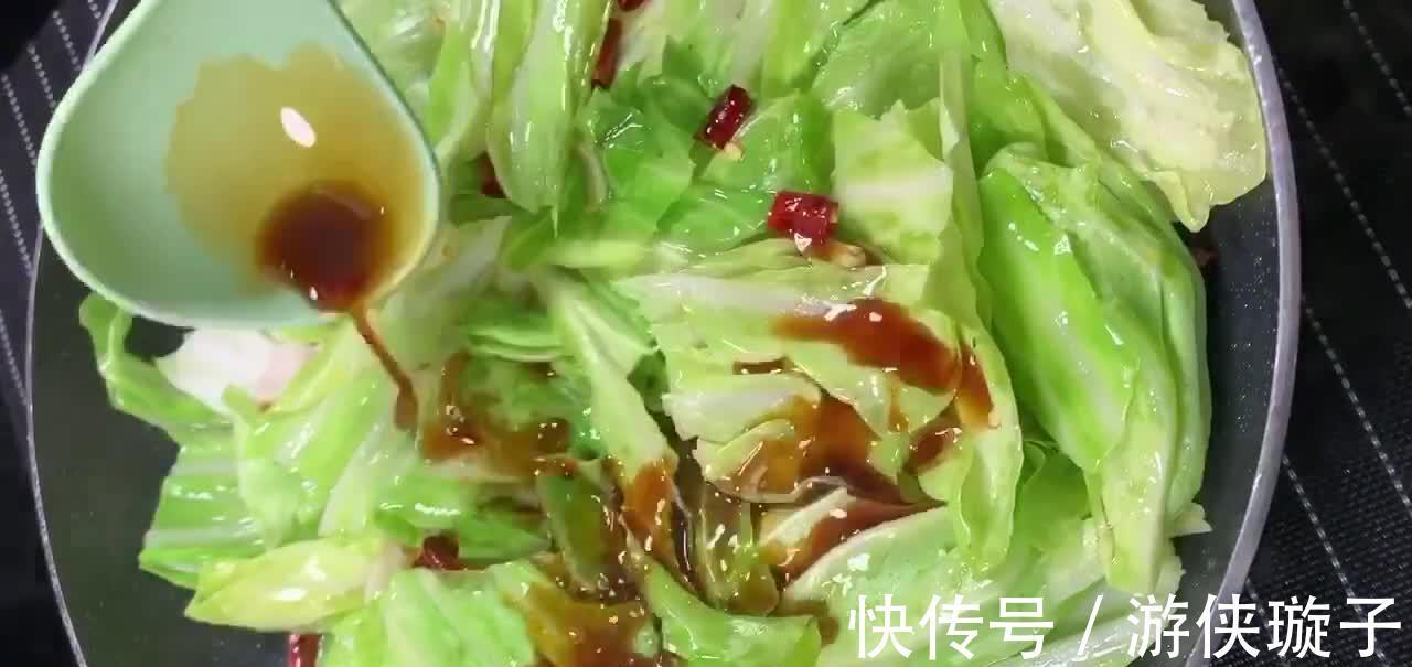 手撕包菜的做法,酸辣开胃香甜脆爽,物美价廉1盘不超过5块钱