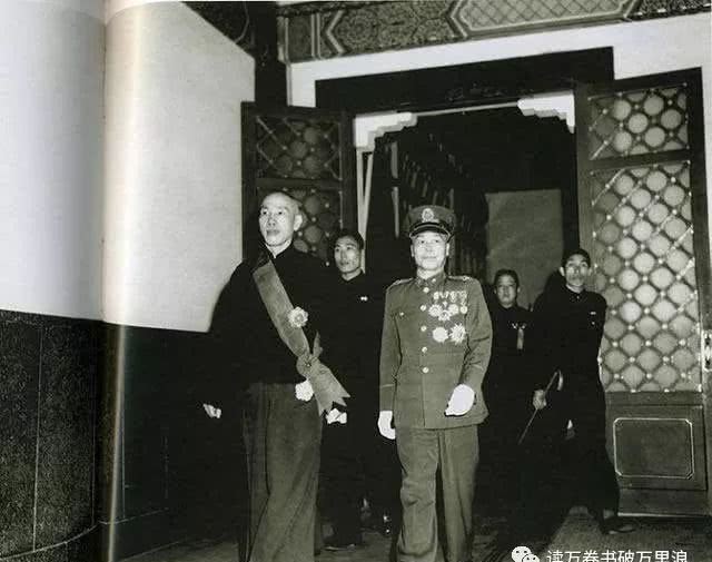 无奈|蒋介石下野前夕,曾主动求和,无奈信誉太差未获允准