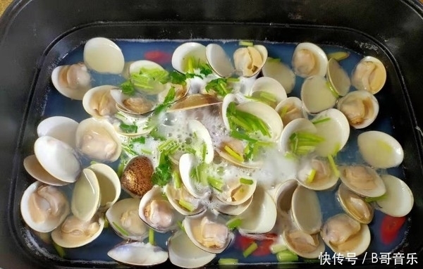  家里条件允许，建议中年女性要多吃这菜，营养不比牛奶差！