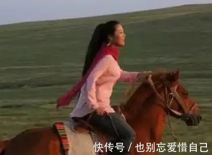 胡杨女人|为什么总演农村大姐胖婶王茜华自曝当年被梅婷抢角，难忍泪水