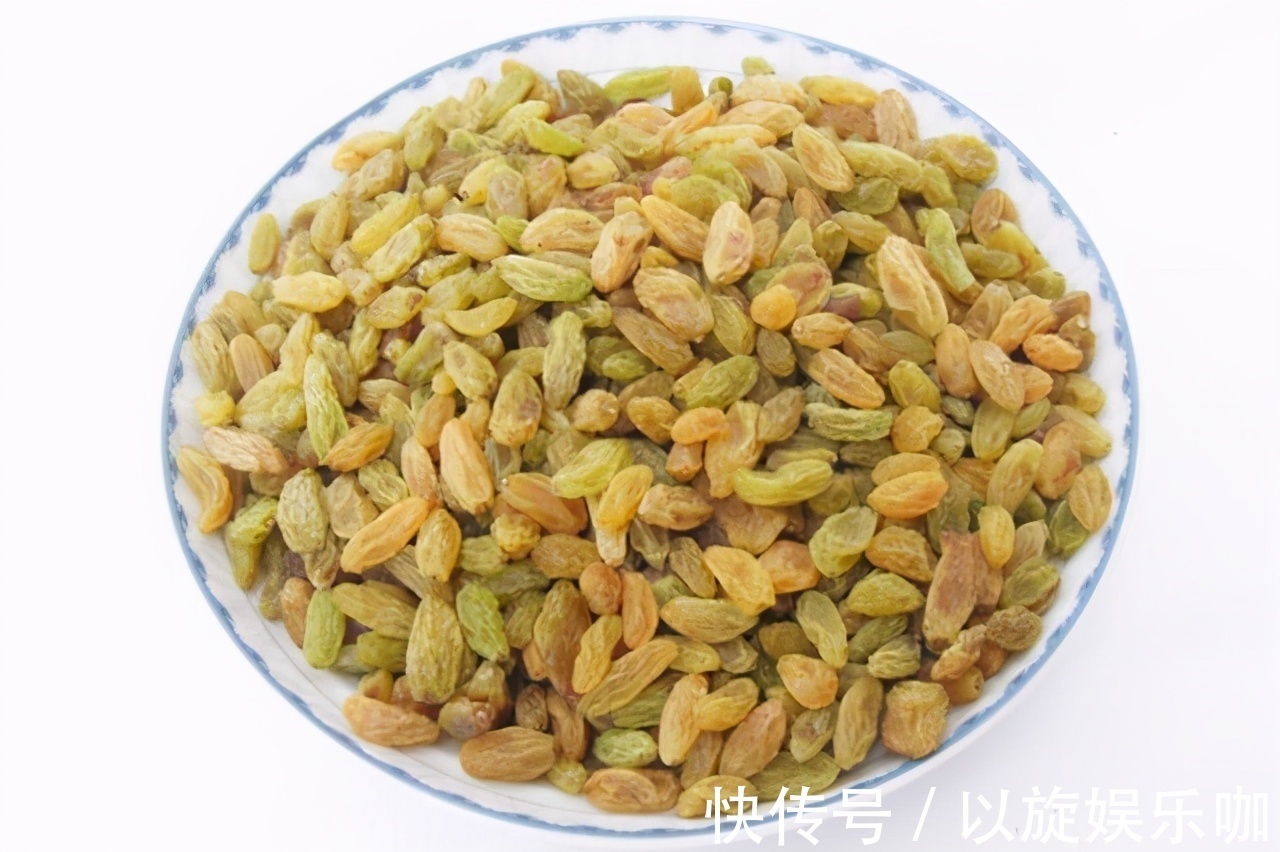 葡萄干水|女性中年爱美,不妨多吃这3种食物,或可有助排毒清肠,养护肌肤