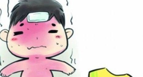 发烧时|孩子发烧时，出现了全身抽搐、翻白眼，多数家长不知怎么办？