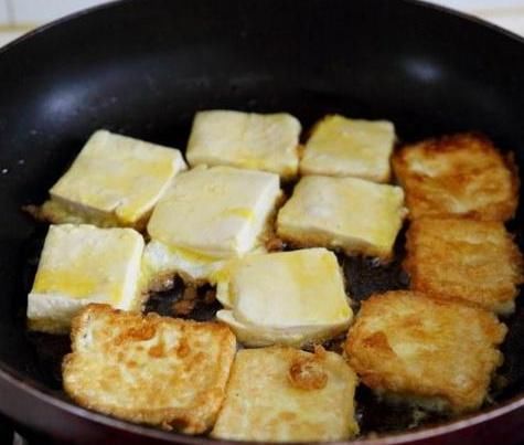  豆腐|煎豆腐，直接下锅就错了，多数人都不懂，难怪豆腐易碎还粘锅！