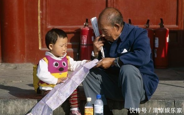 孙子亲还是外孙亲,2个老人说出答案,值得思考