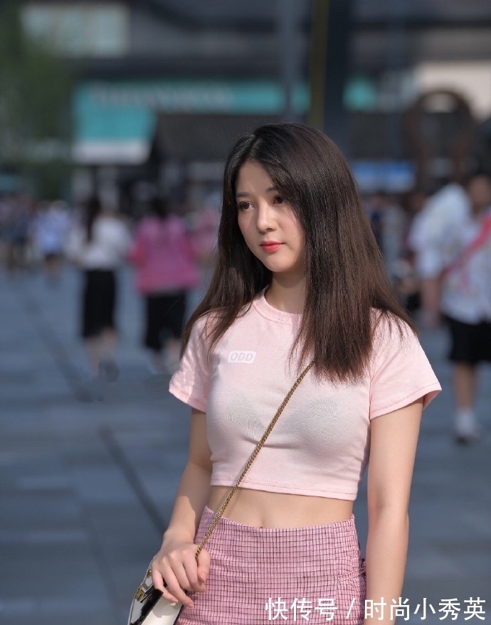 少女感|粉红色系穿搭：阿姨也能穿出“少女感”