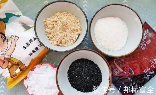 家人|这道简单的中式甜点,又香又软糯,学会了过年给家人秀起来