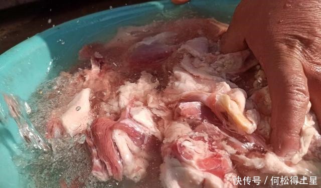 “铁锅炖大鹅”经典农村做法,软烂入味,年夜饭又多一道菜