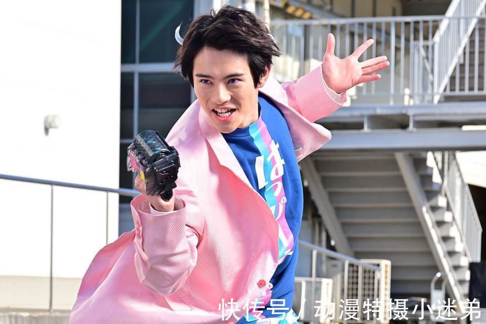 基夫|五十岚一辉归来,狩崎享受老爸搓澡,Revice再战基夫特使!