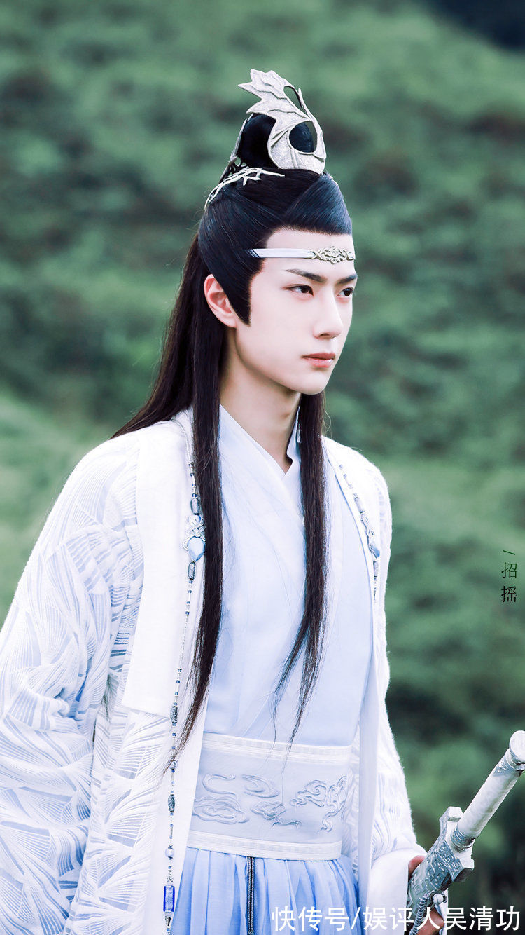 王一博退出《天天向上》开拓新事业，涉足服饰研发、玩具销售业务