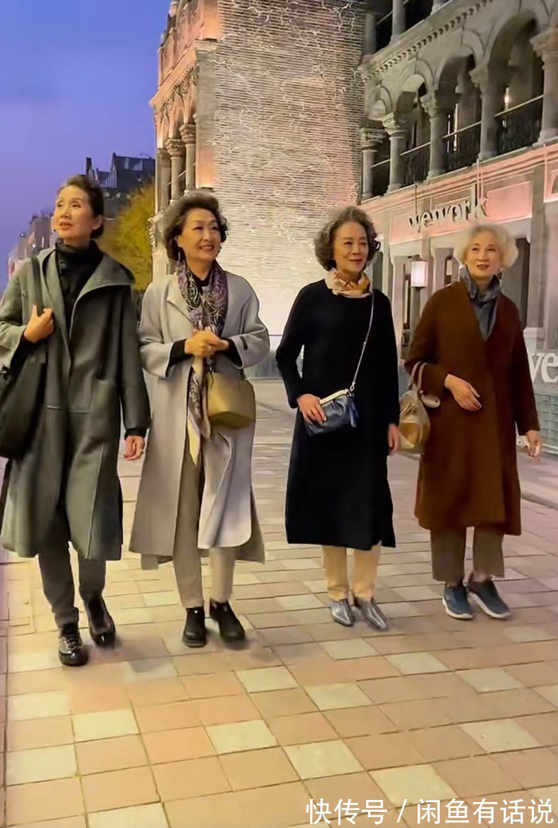 辈儿|上了年纪不扮嫩反而显气质,学四位80岁奶奶这样穿,优雅老去才美