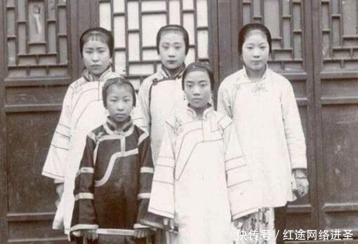 女性|晚清女性照片：图四是李鸿章的女儿，也是张爱玲的奶奶，眼神绝美