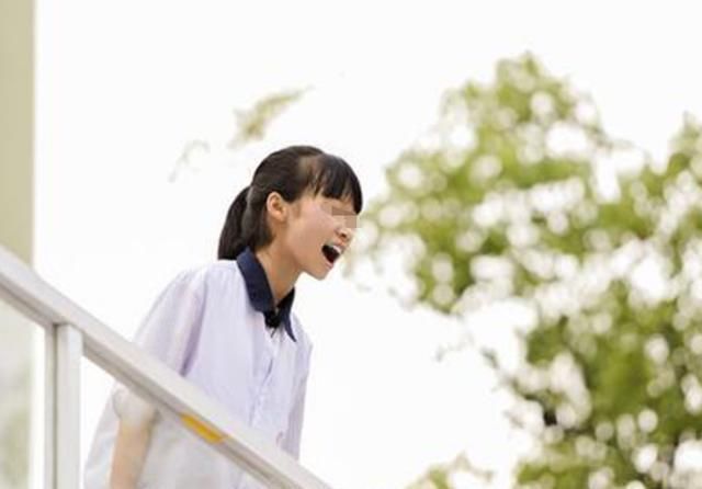 家长|“妈妈,我没有偷钱”,妈妈的动作,却让孩子再也没有醒来