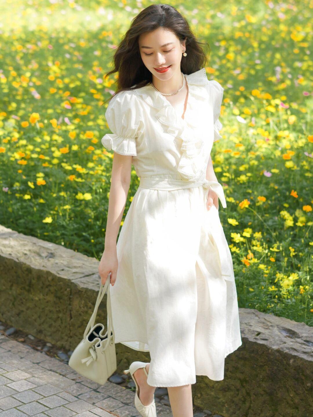 早秋|早秋这几条连衣裙一定不能错过,穿上成熟又有气质