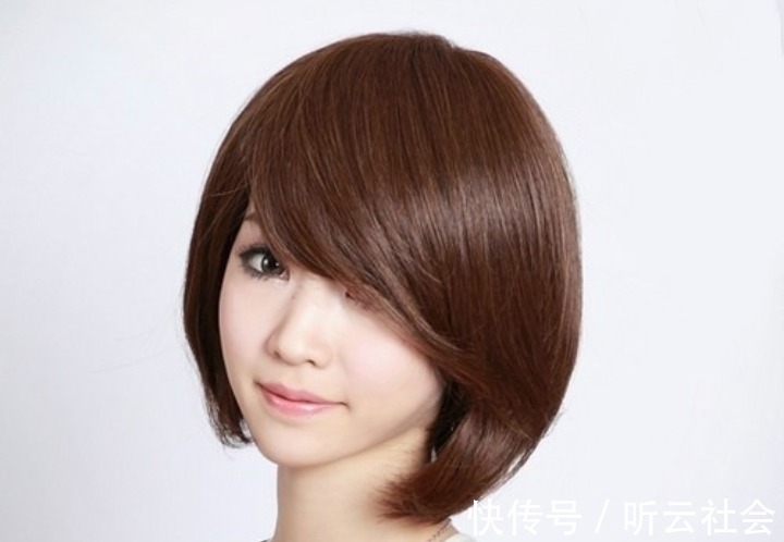 波浪 女人过了35岁,不管剪短发还是长发,少用这几款发型,显老掉档次