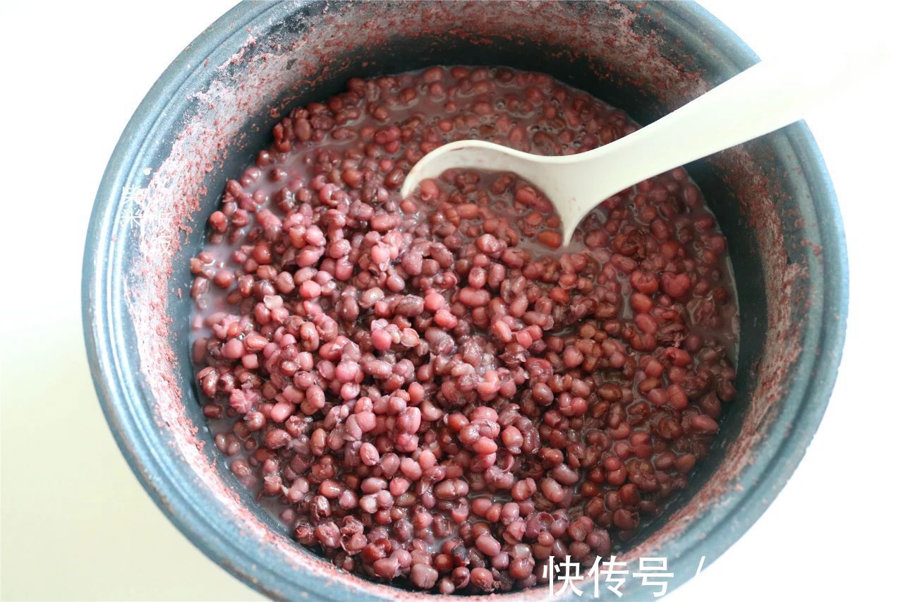 好吃|做红豆沙别只放糖，多加这两样，豆沙更香更软，比买的好吃